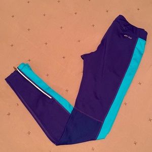 Nike Women’s Dri-Fit Legging. Size XS Blue W/Turquoise Stripe